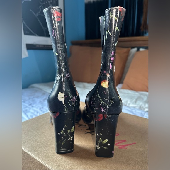 Matisse 'Graffiti' Block Heel Bootie - Picture 8 of 14